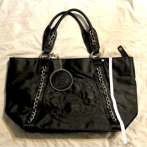 🦋BeBe large oversized black tote with round chained charm size 20x12 preowned - Picture 11 of 12
